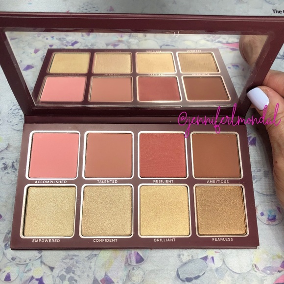 😍NWT Glow Getter Full Face Palette by Blinc! 😍 - Picture 1 of 9